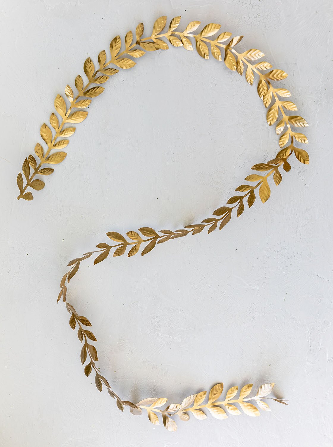 55-brass-laurel-garland-339125