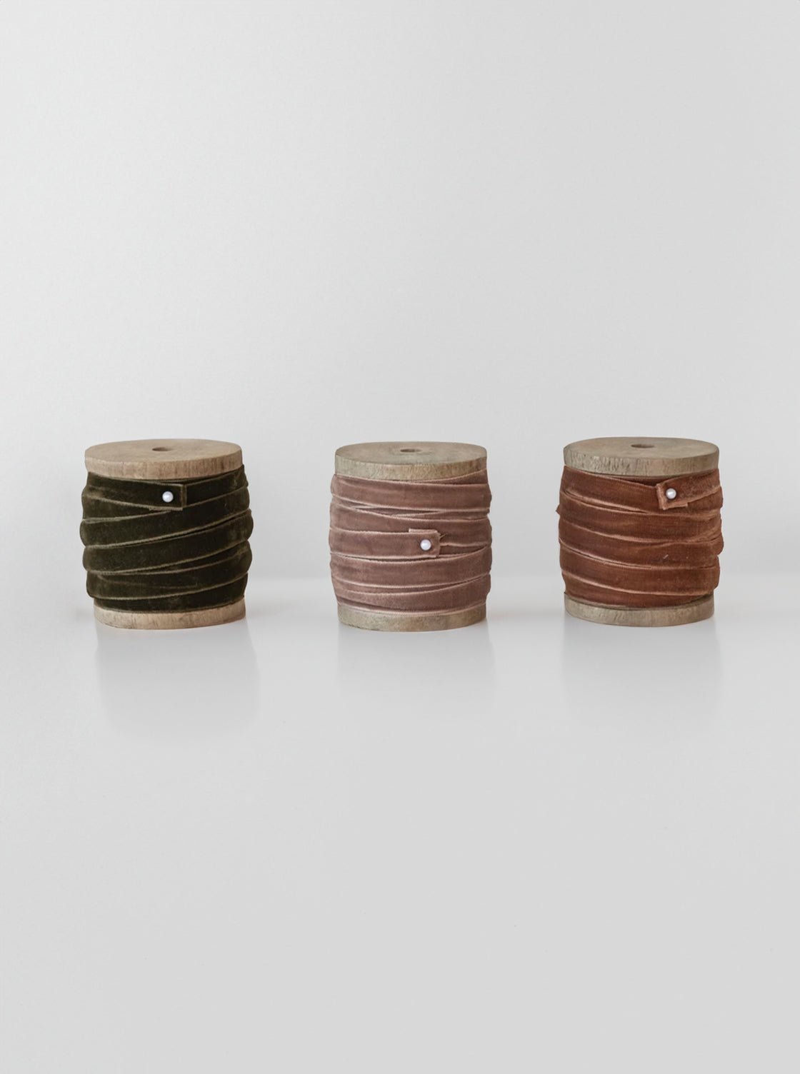 velvet-ribbon-spool-125731